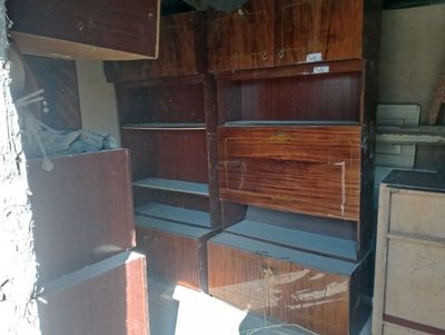 Продам гарнитуру и плюс в подарок уголок.