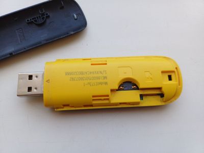 Kompyuterlarga sim karta orqali internetni xosil qiluvchi madem