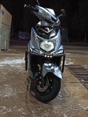 skuter sotiladi 5000000 +kaska bor 1000W mator