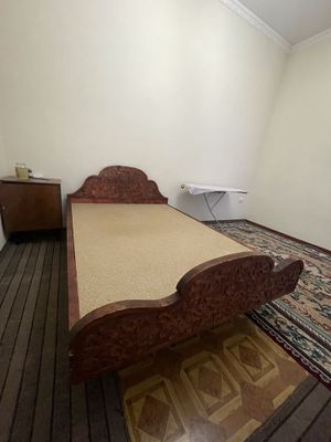 Спальни кроват сотилади