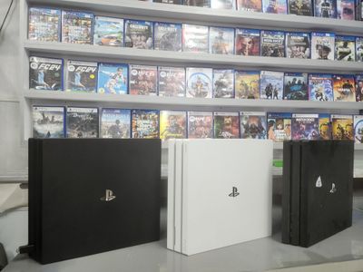 АКЦИЯ Продается игровой консол Sony Playstation 4PRO взлом версии