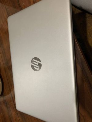 Noutbuk HP i 3 sotiladi