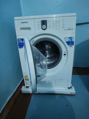 продам стирал. машинку цена 1млн500т торг уместен