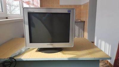 Mонитор Samsung Syncmaster 793df