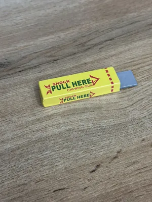 Жевачка с током для пранков