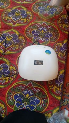 manikurni lampa