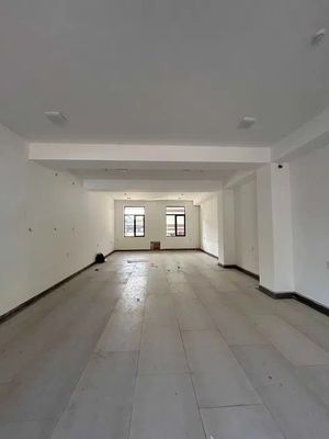 Проспект Буньодкор 70м² 1этаж 1комната в доль дороги Юр адреса парковк