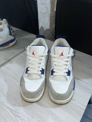 Sotiladi: Original Nike Air Jordan 4 - 42 razmer Holati: Juda yaxshi.