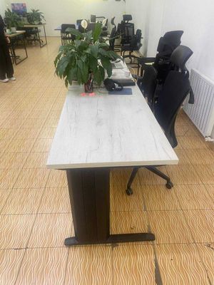 Stol sotiladi – mustahkam va chiroyli!