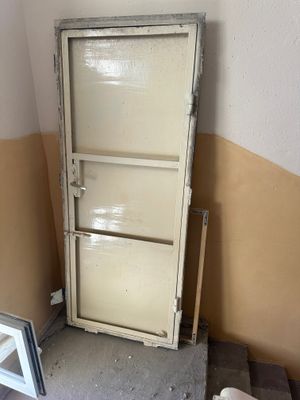 Продается железная дверь Б/У
