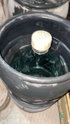 Бутыли стеклянные