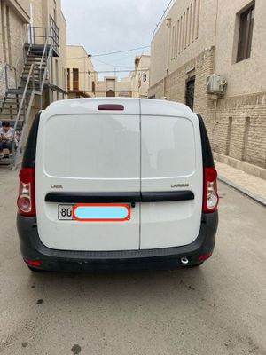 Lada Largus.