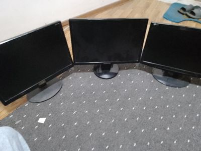 Monitorlar sotiladi