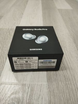 Samsung Galaxy Buds pro ozi bir dona qogan