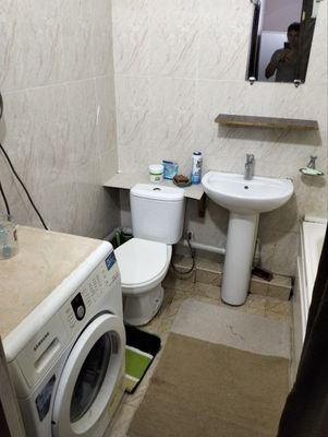 Sergeli Choshtepa Metro 1 bekat 1 xona sharoyiti bor