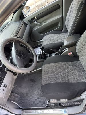 Chevrolet Lacetti идеальный состояние 2011 2 позиция мотор 1.8