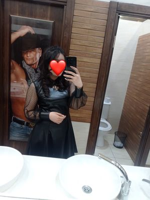 Платья
