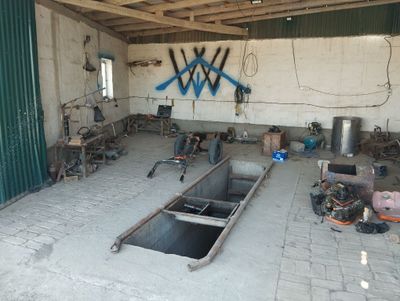 Toshrabot MFY uchaska va 3 ta sexlar sotiladi,6 x 13 bokisi bor