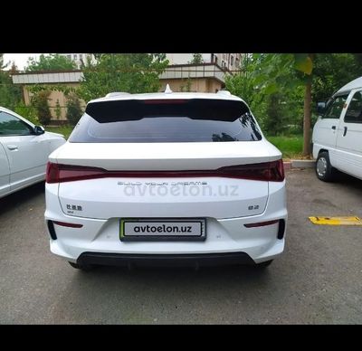 BYD e2 electric mobile