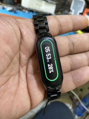 Mi band 6 yaxshi sostoyaniyada
