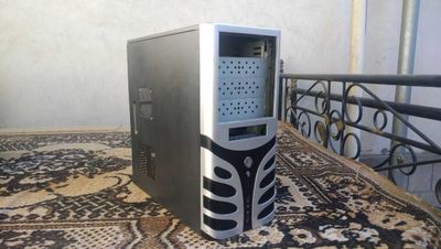 kompyuter asus lga 775 + video card