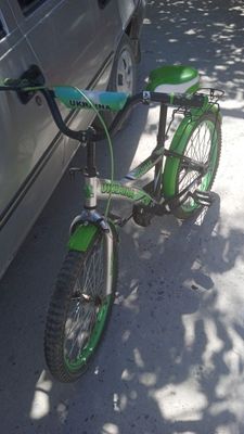 Bolalar veligi sotiladi
