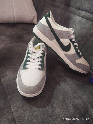 Nike krassovka yengi