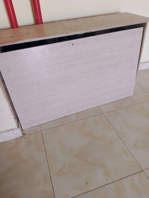 kompyuter stol va oyoq kiyim quygich