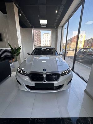 BMW i3 35L сотилади