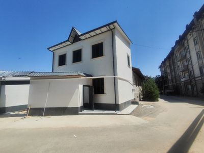 Продается евро дом.4 ком.1 сот. Ор. Мирзо Улугбек. Ул Янги Бог