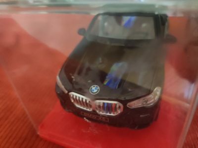 железная модель машинки BMW