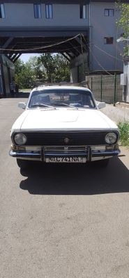 Автомобиль волга газ 2401