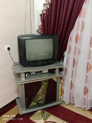 Televizor Lg svetnoy +postavka