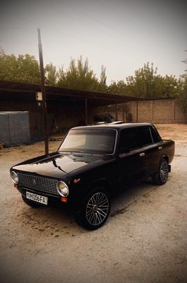 Jeguli vaz 21013 sotiladi