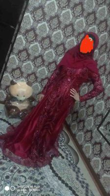 Ayollar oqshom liboslari