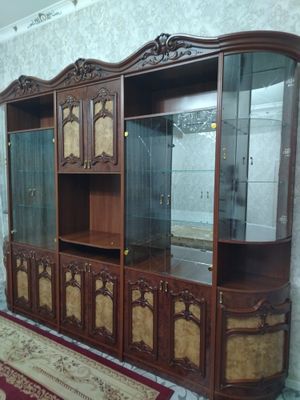 Mebel stenka holati yaxshi