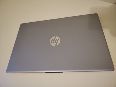 HP 250 g10 noutebuk srochna sotiladi.
