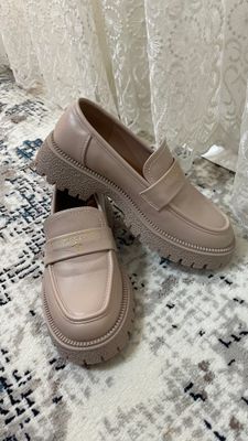 Размер 38 Янги кийлмаган