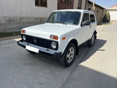 sotiladi lada niva 2015