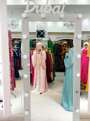 Dubayskiy Abaya (deyarli yangiday)