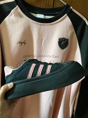 Это кроссовки Adidas Superstar. Сделано в Китай