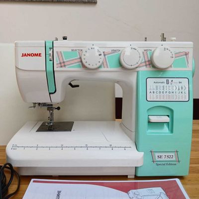 Janome SE 7522. Год гарантии/Металл/В комплекте.