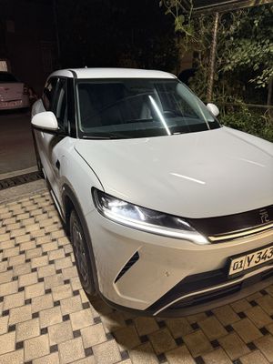 BYD Yuan UP smart drive 2025