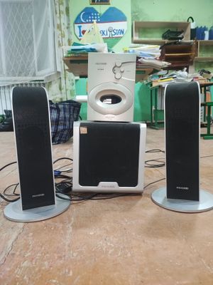 Продам мощные колонки Microlab M-560 (2.1) с сабом