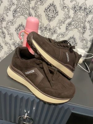 Krasofka kiyipmagan yangi 240.000