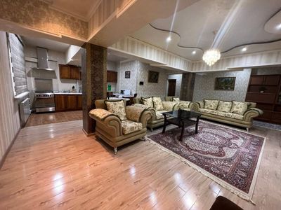 Сдается 3х ком квартира на ЦУМ Ц-7, ор-р: 110 школа, 103 м²
