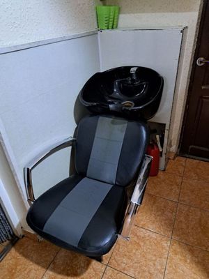 Продаю Б/У мебел и кресло для салона