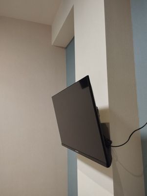 Srochno smart televizor 32 li sotiladi