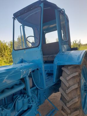 Tezda traktor sotiladi