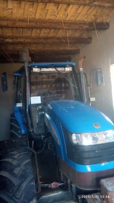 Traktor sotiladi